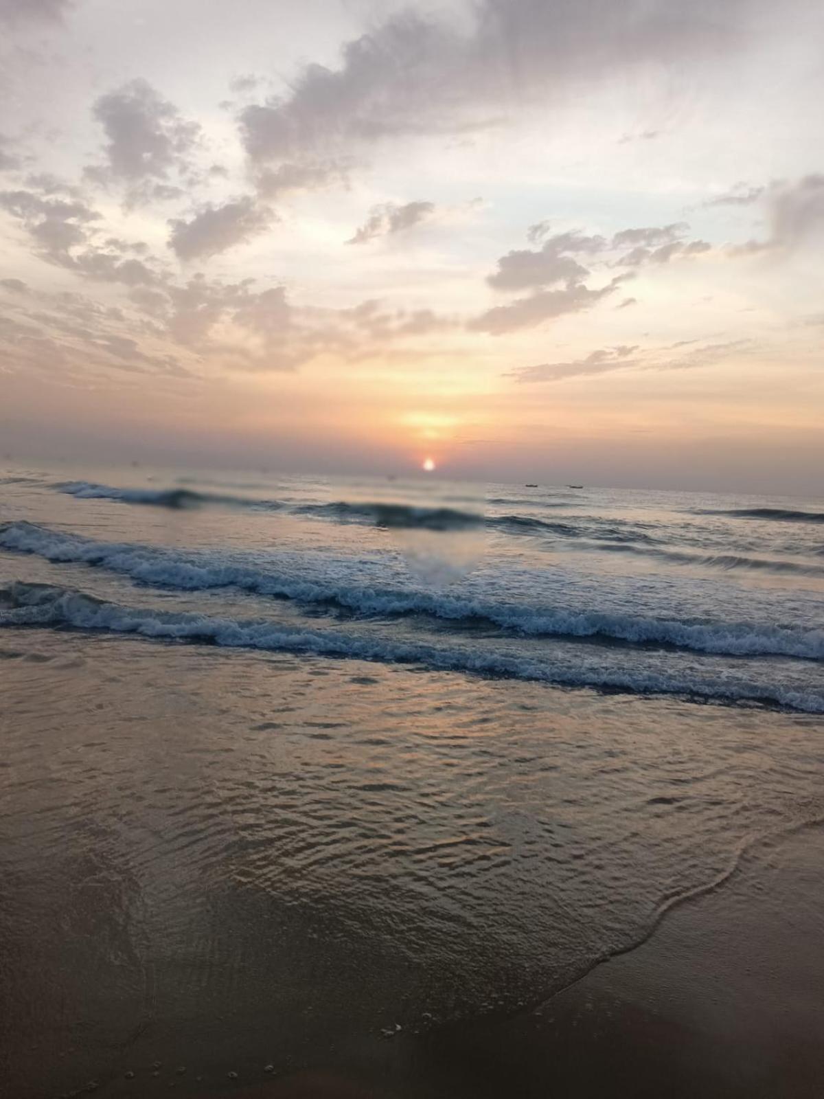 Le'Sap Beach Resort ポンディシェリ エクステリア 写真